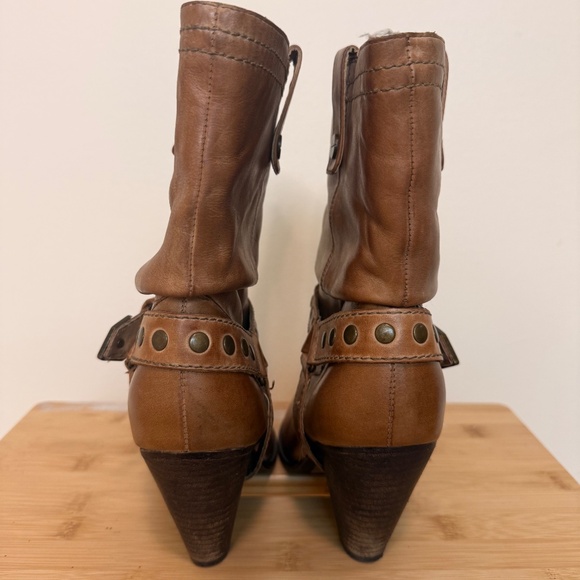Brown Leather Heeled Western-Harness Boots - Picture 3 of 11